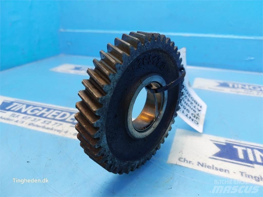 John Deere 955 Двигатели