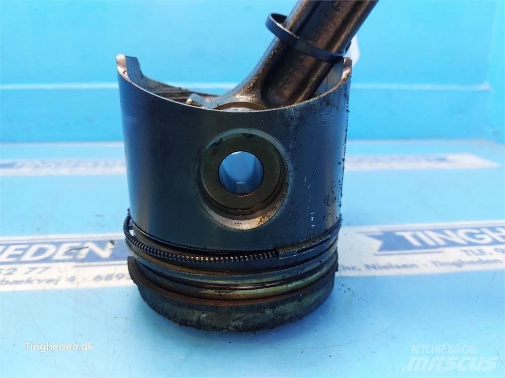 John Deere 955 Двигатели