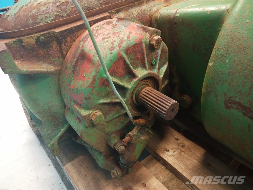 John Deere 965 Предаване