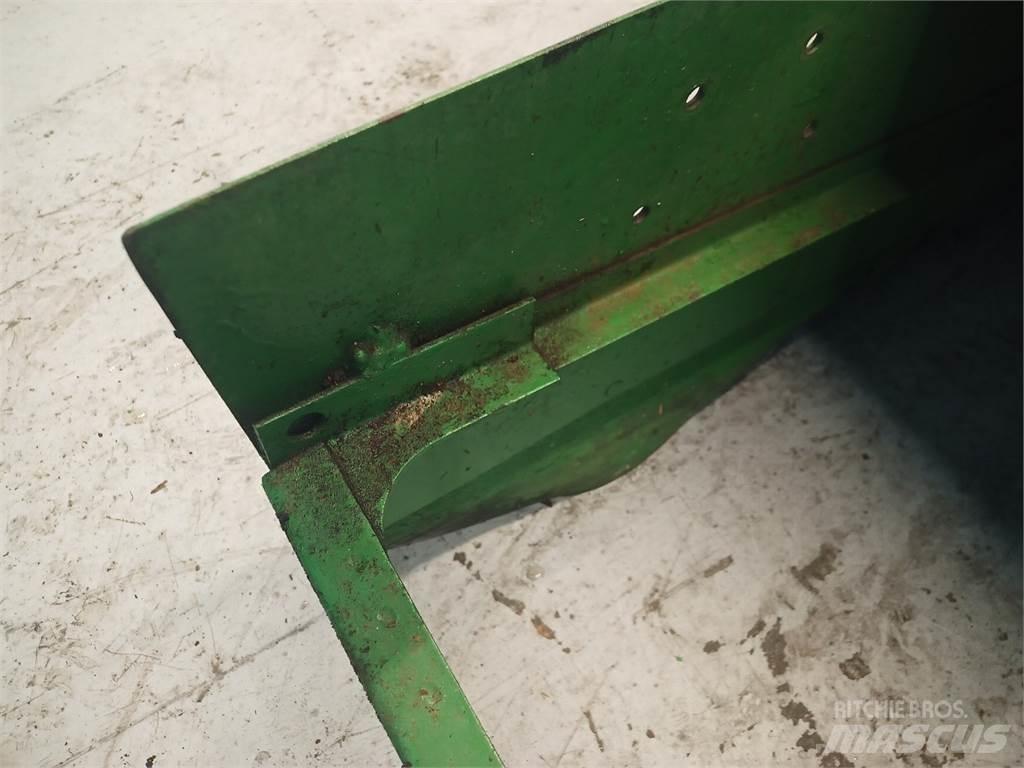 John Deere 965 Разстилачки на пясък и сол