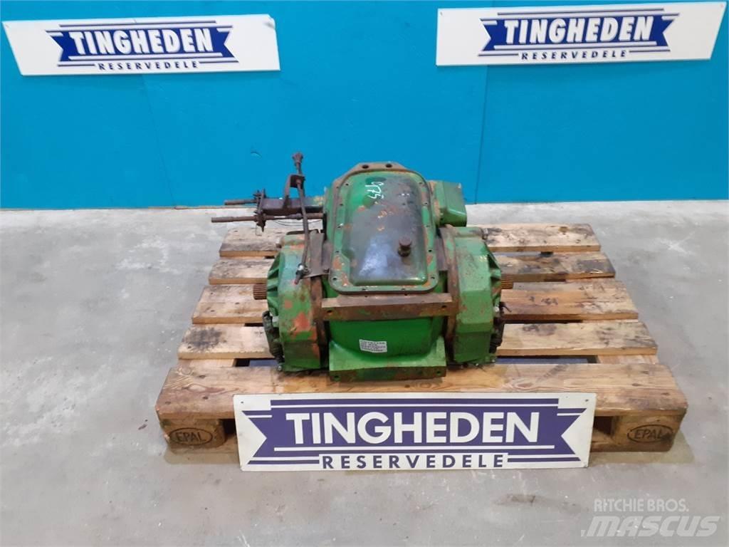 John Deere 975 Предаване