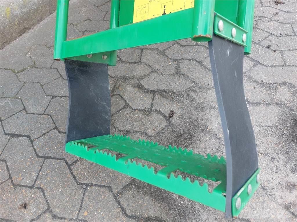 John Deere 9880 Кабина