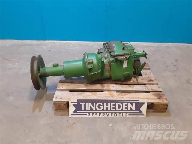 John Deere JD955 Предаване