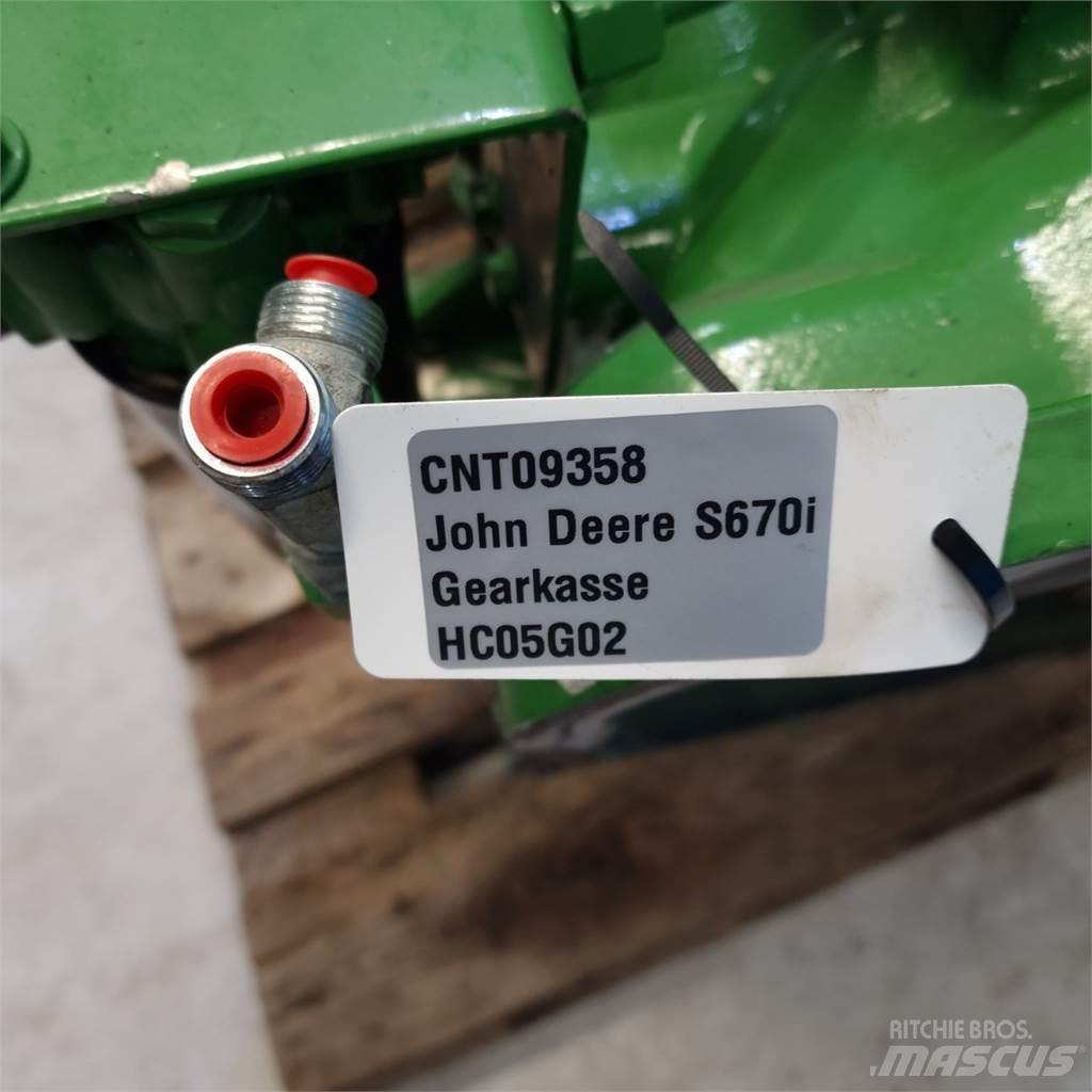John Deere S670 Предаване