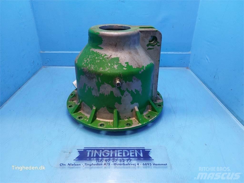 John Deere S670 Предаване