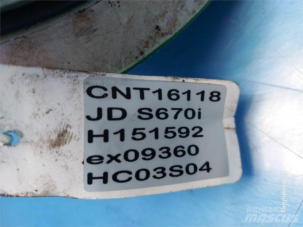 John Deere S670 Предаване