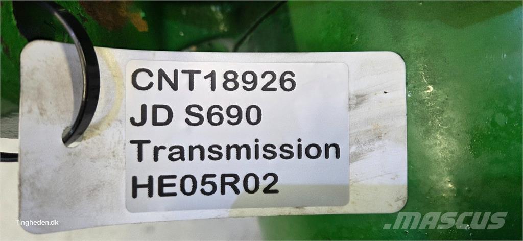 John Deere S690 Предаване