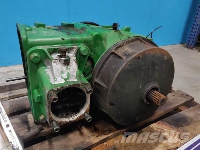 John Deere T670 Предаване