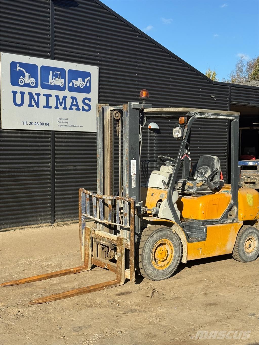 Komatsu FD25 Дизелови камиони