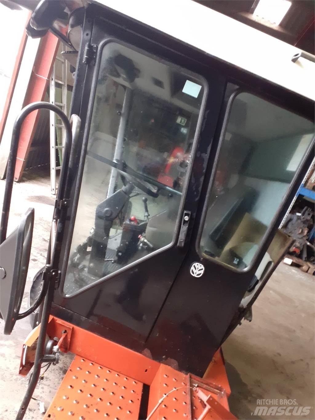 Laverda 3650 Кабина
