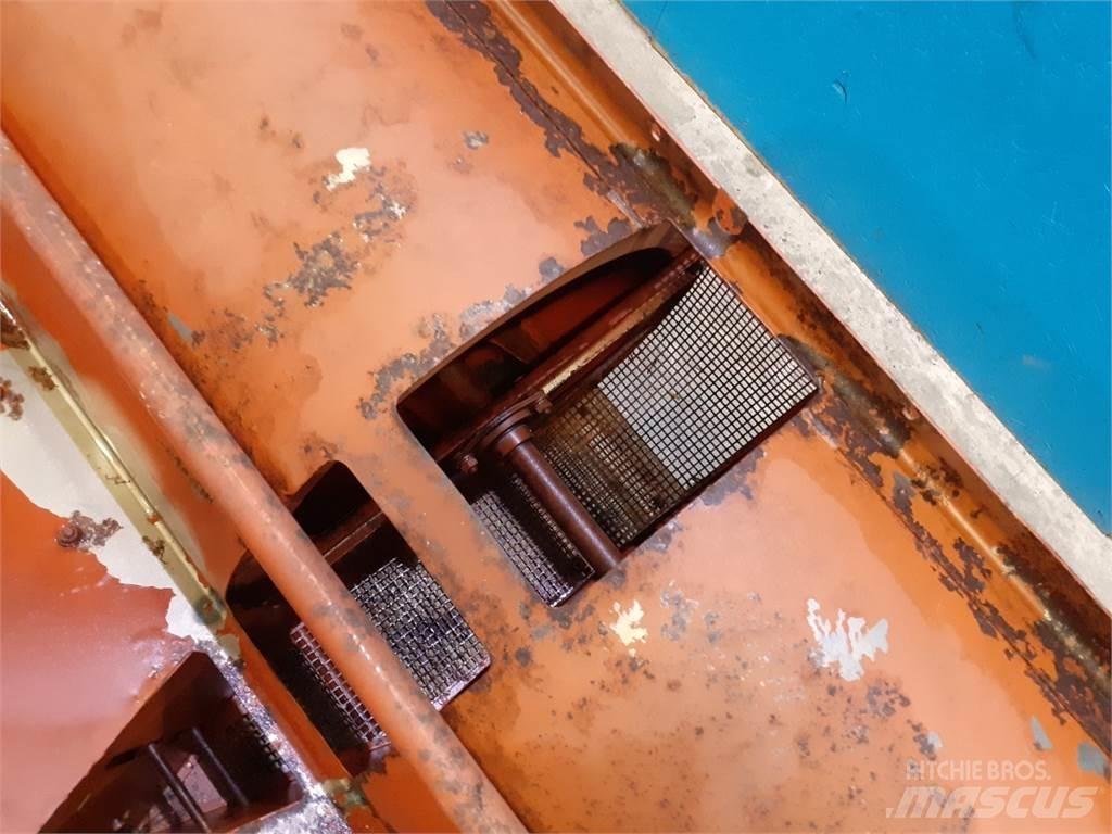 Laverda 3650 Разстилачки на пясък и сол
