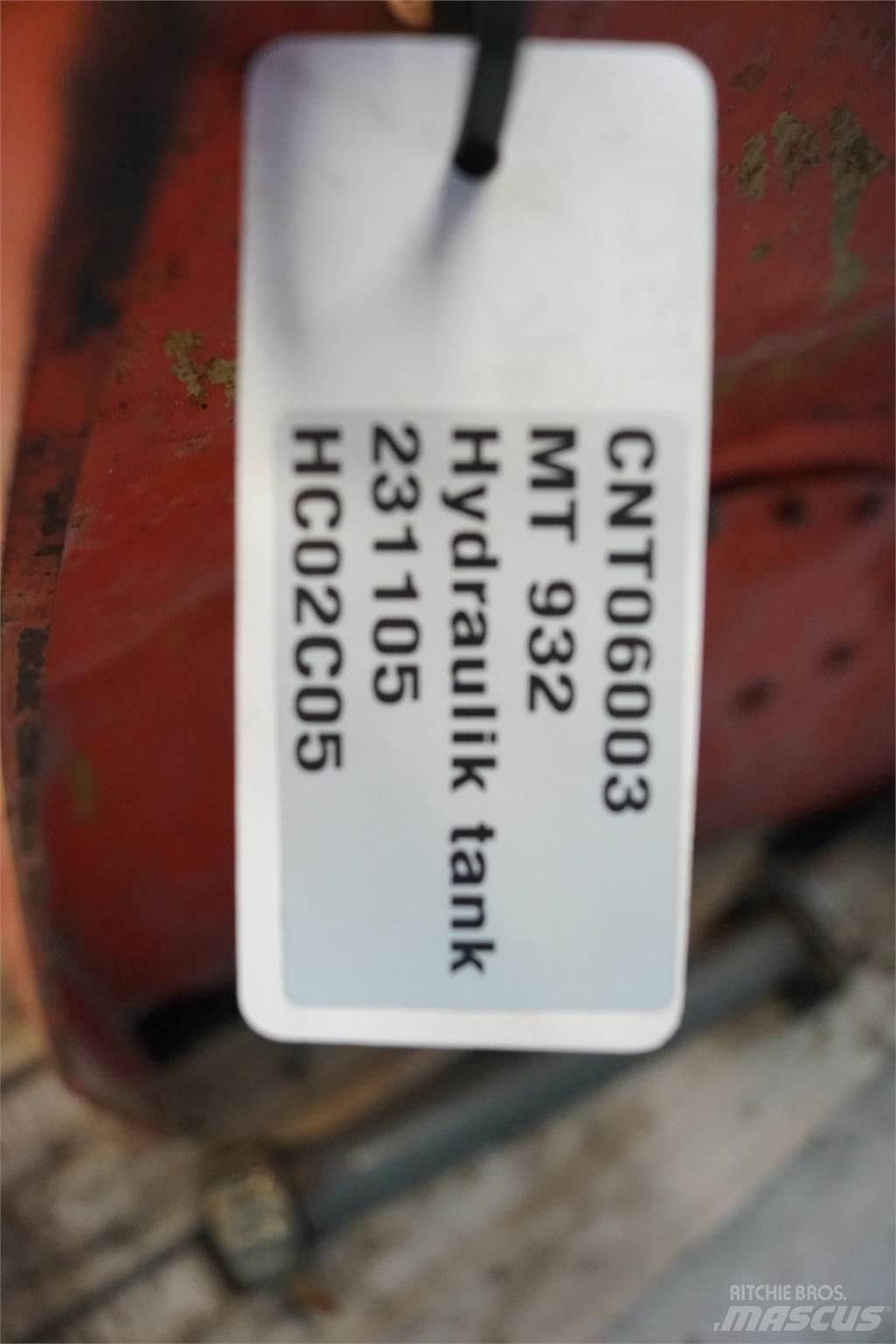Manitou MT 932T Радиатори
