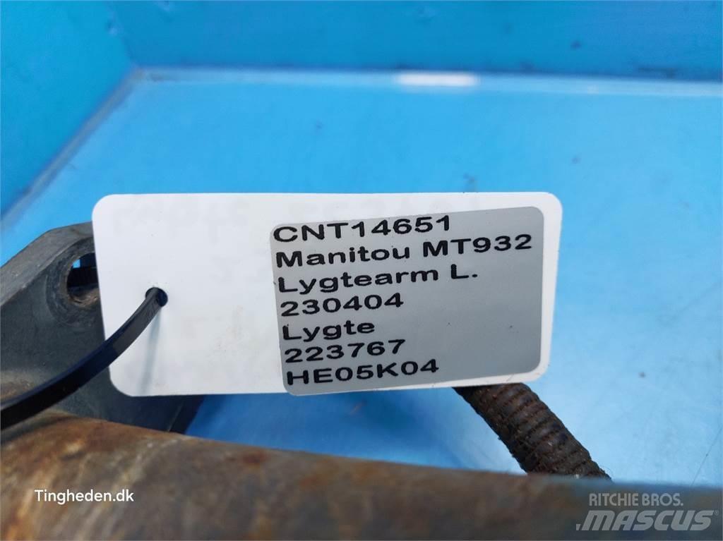 Manitou MT932 Пресяващи кофи
