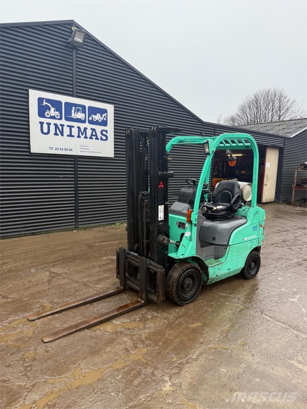 Mitsubishi FG18 Камиони с АГУ