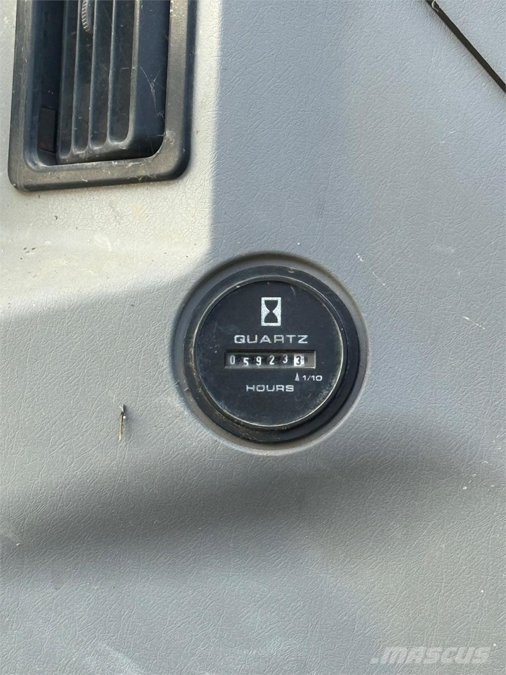 New Holland E305 Верижен екскаватор