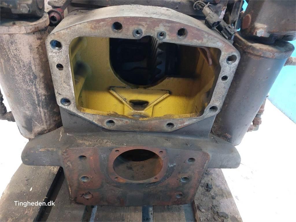 New Holland G190 Предаване