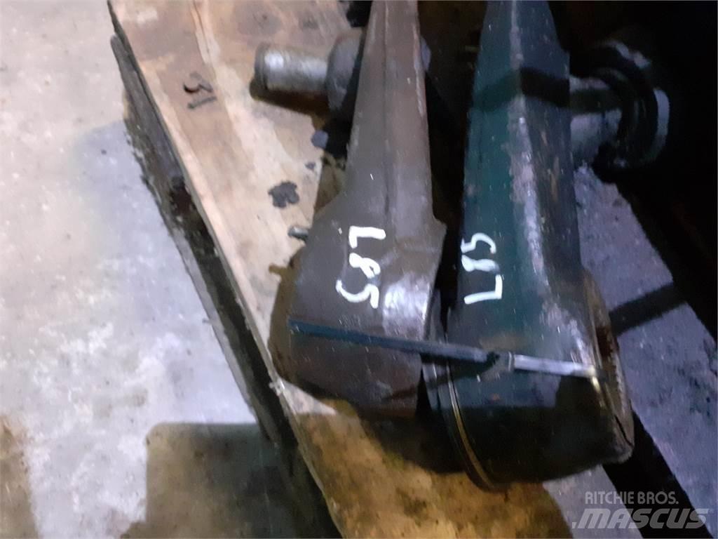 New Holland L85 Предаване
