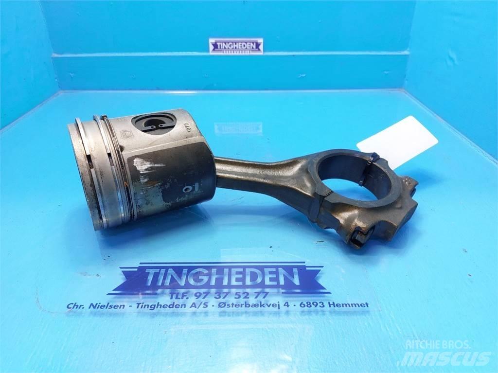 New Holland TF78 Двигатели