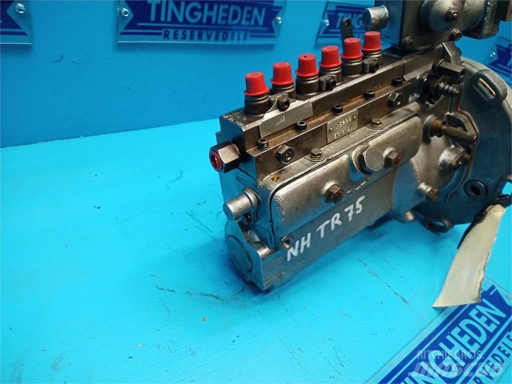 New Holland TR75 Двигатели