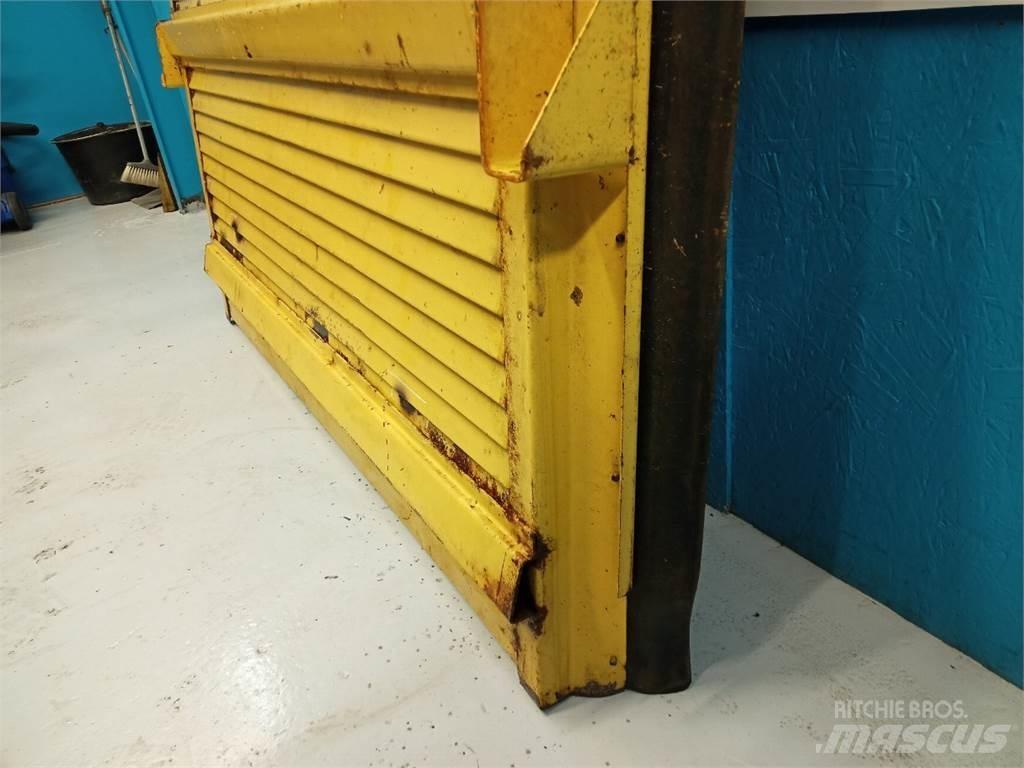 New Holland TX32 Разстилачки на пясък и сол
