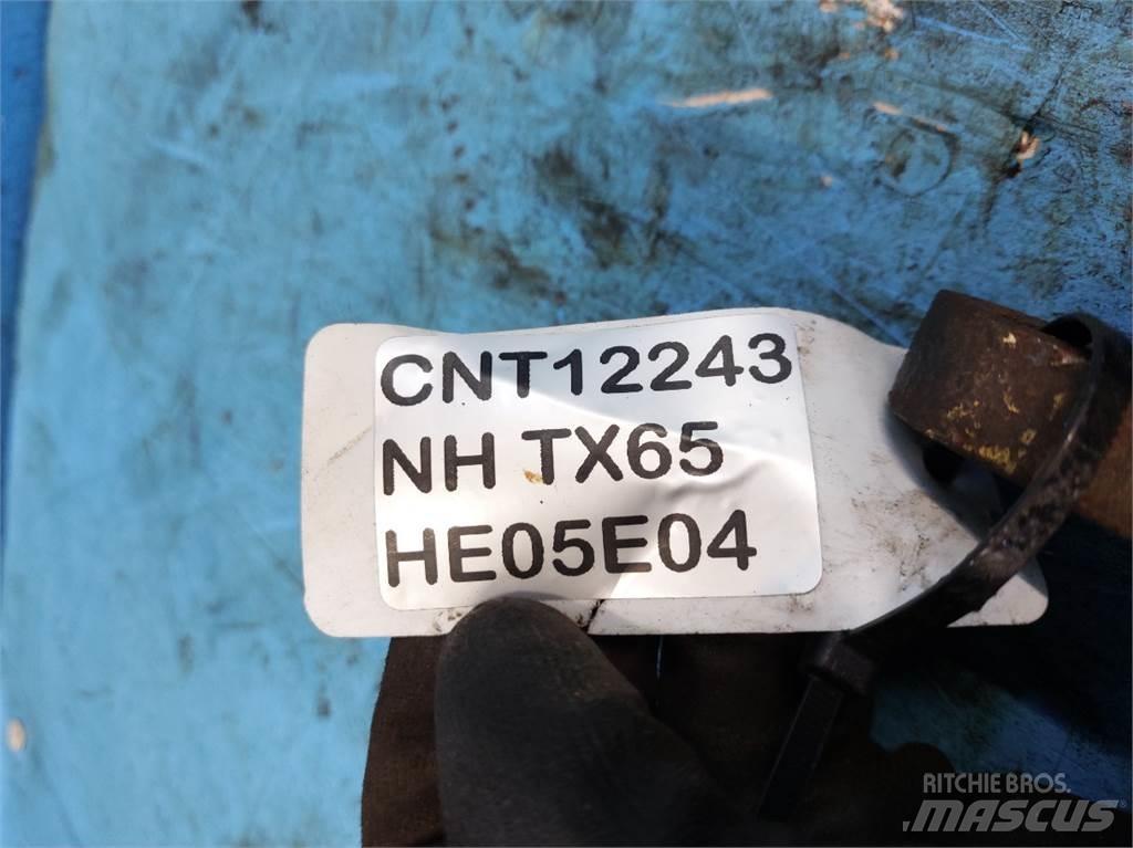 New Holland TX65 Разстилачки на пясък и сол