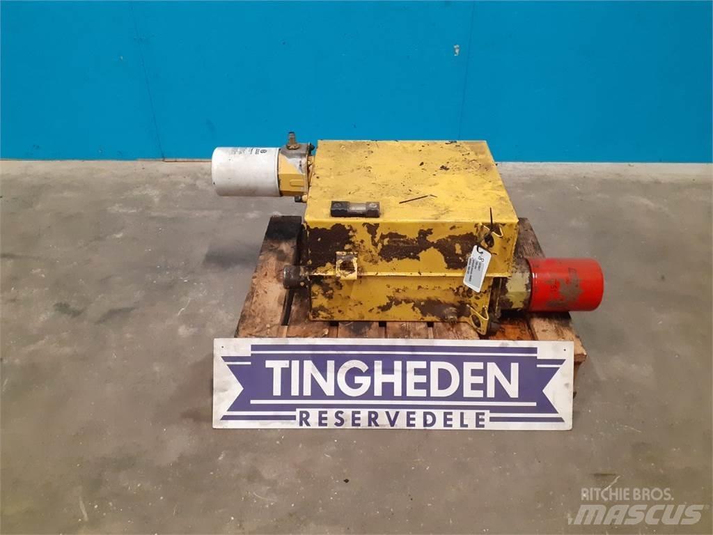 New Holland TX68 Хидравлични