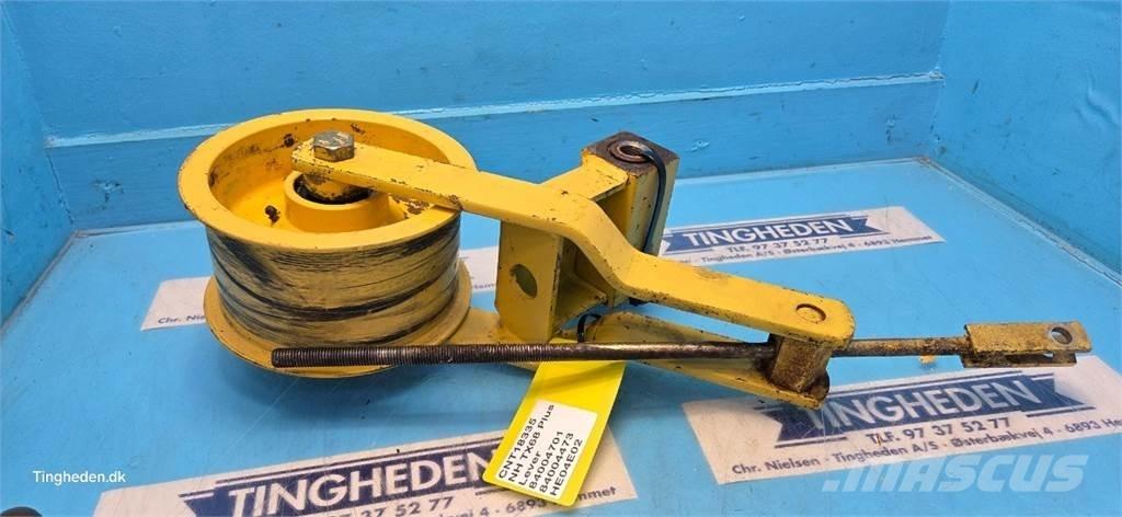 New Holland TX68 Разстилачки на пясък и сол