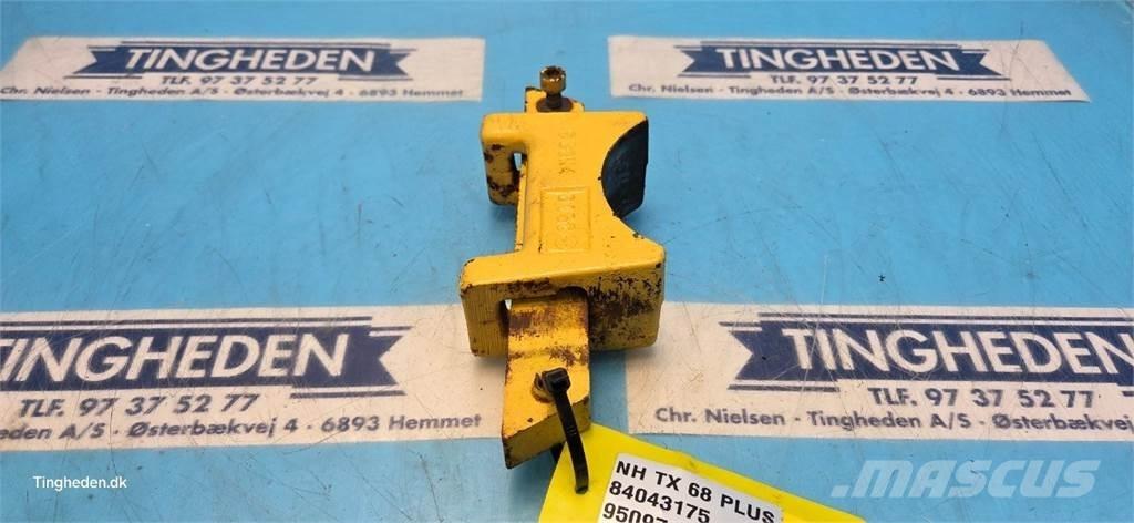New Holland TX68 Разстилачки на пясък и сол