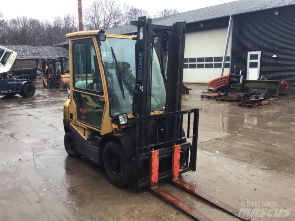 TCM FG25 Камиони с АГУ
