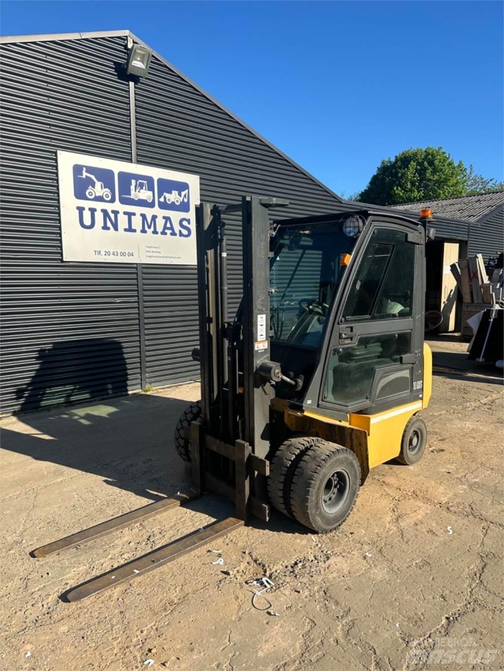 UniCarriers FG15 Камиони с АГУ