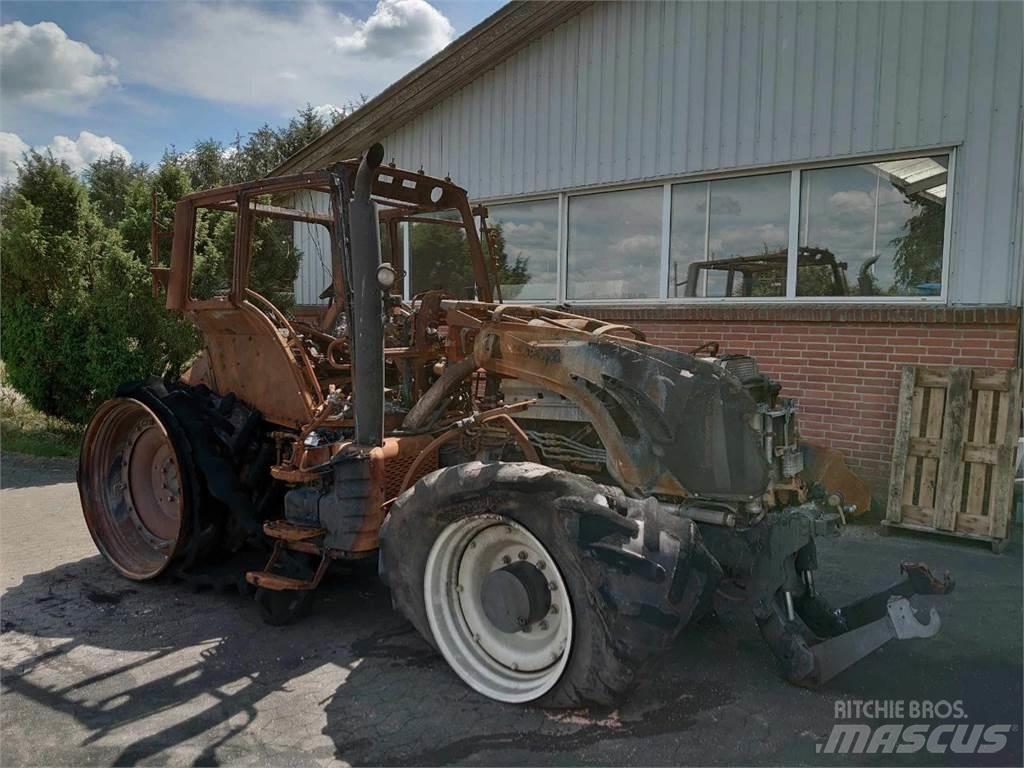 Valtra T213 Трактори