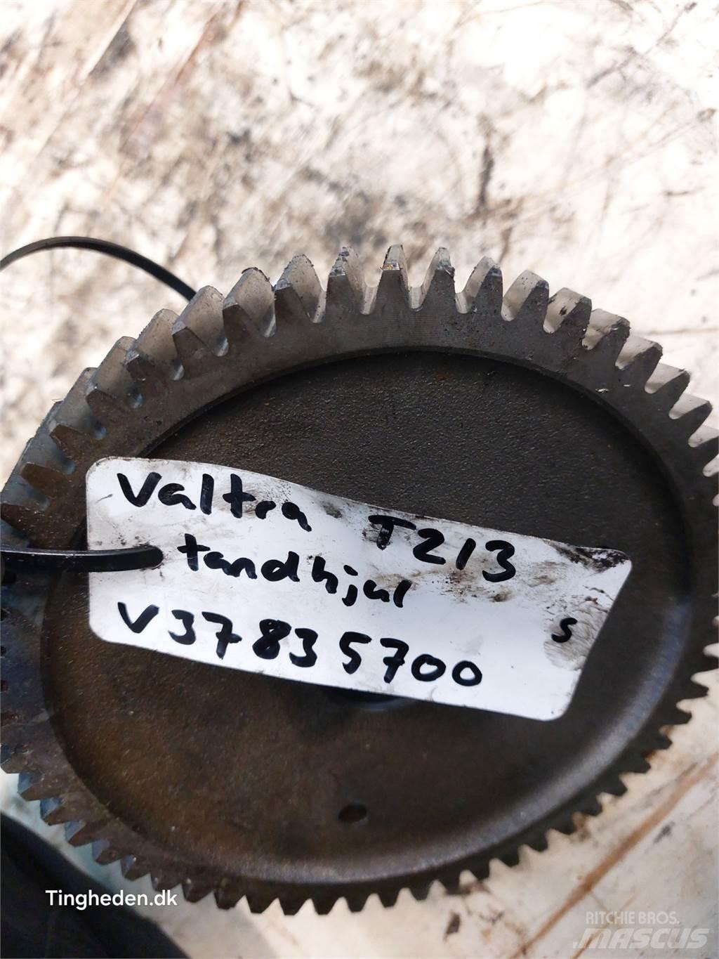 Valtra T213 Предаване