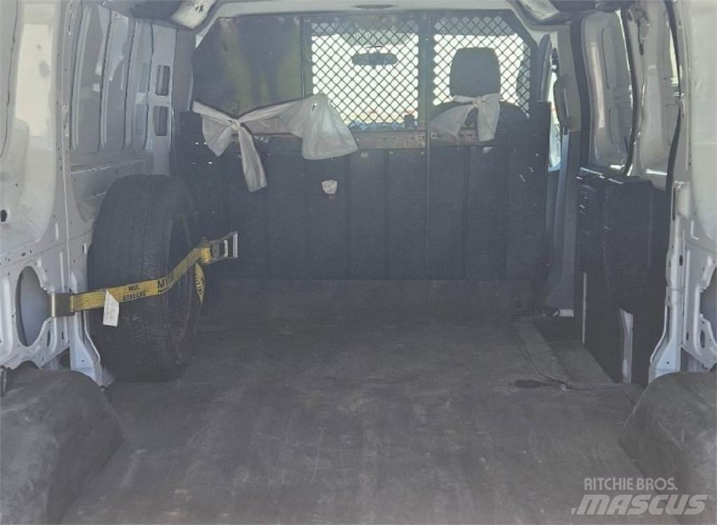 Ford Transit 150 Ванове за доставки