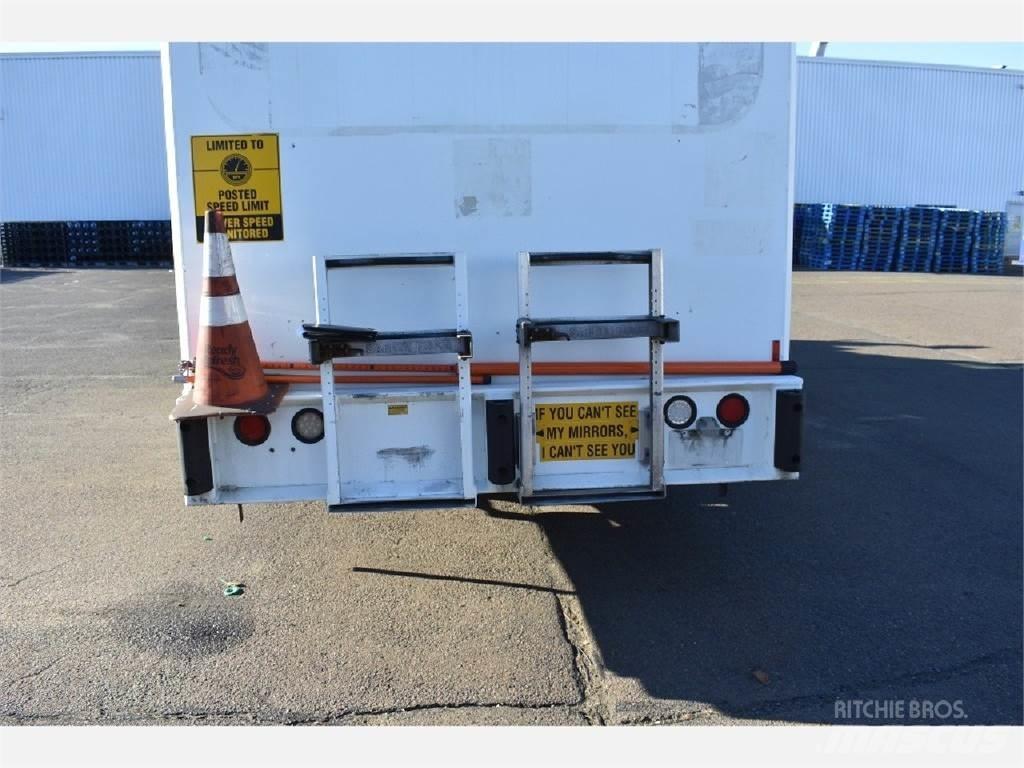 Freightliner M2 Товарни камиони за напитки
