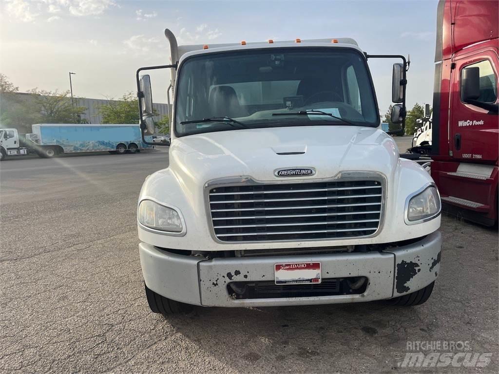Freightliner M2 Товарни камиони за напитки