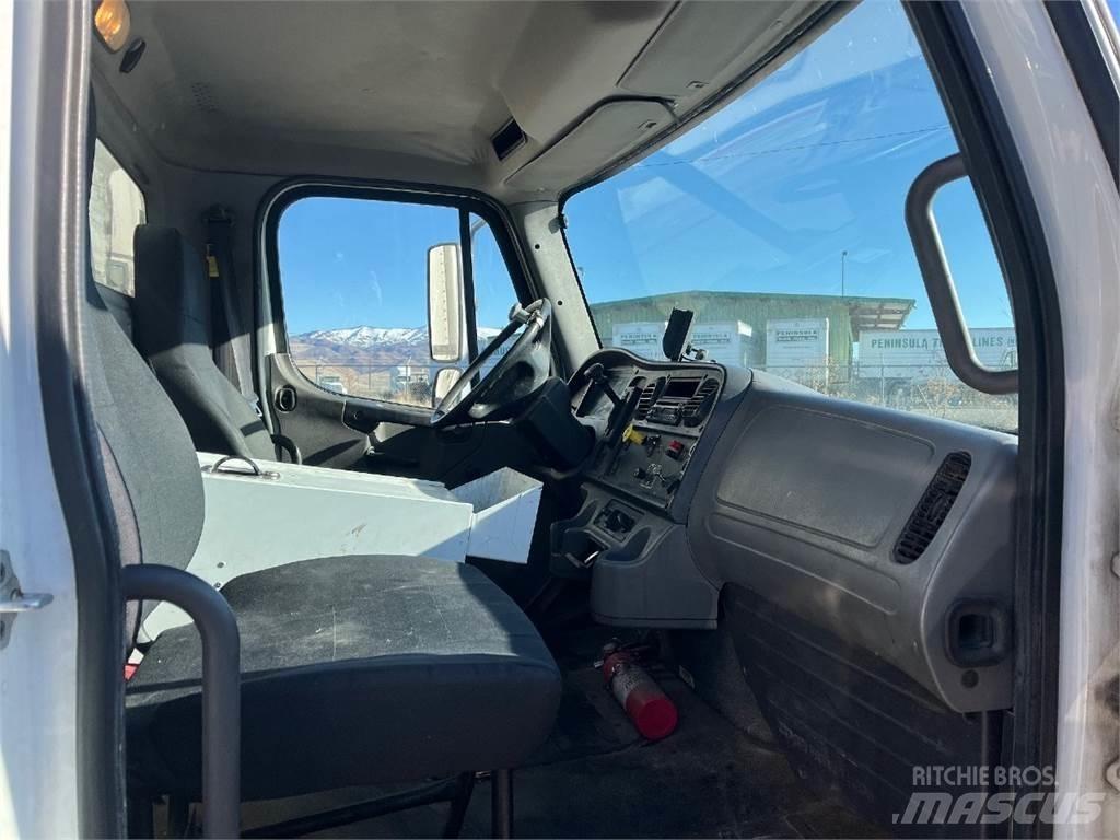 Freightliner M2 Товарни камиони за напитки