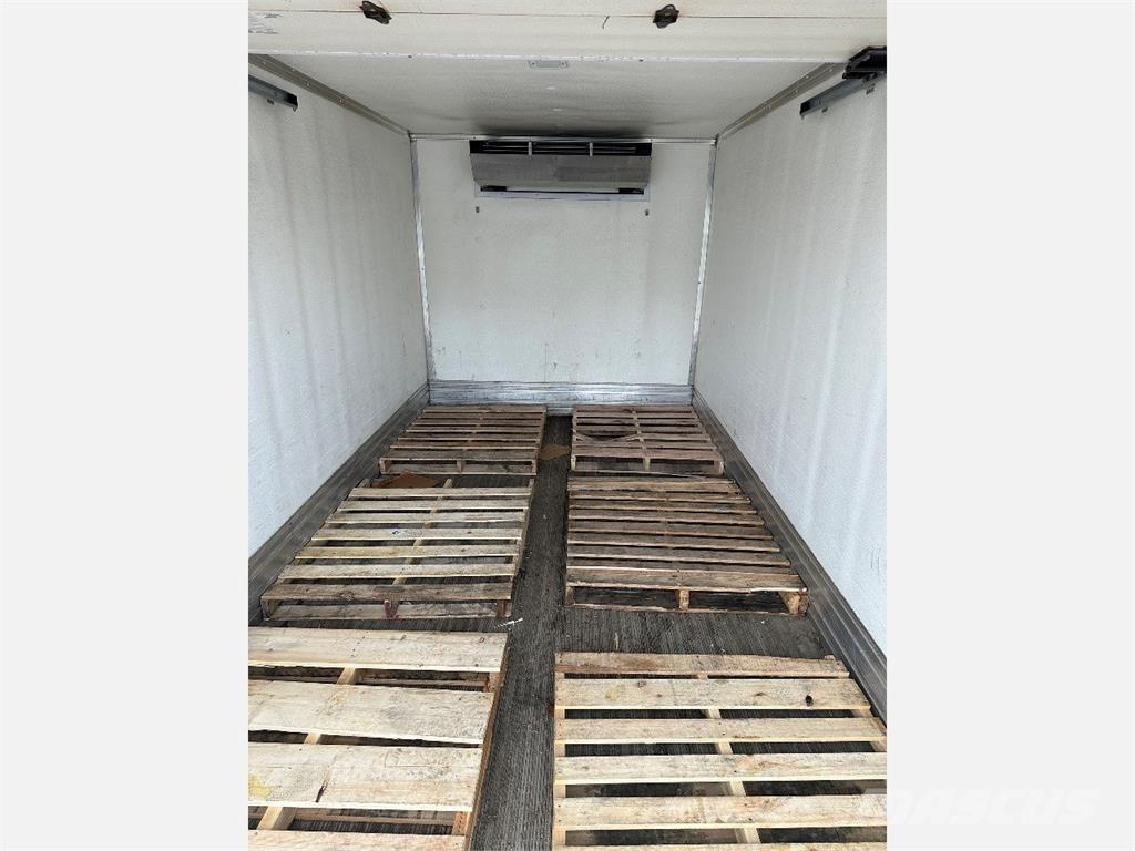Freightliner M2 106 С температурен контрол