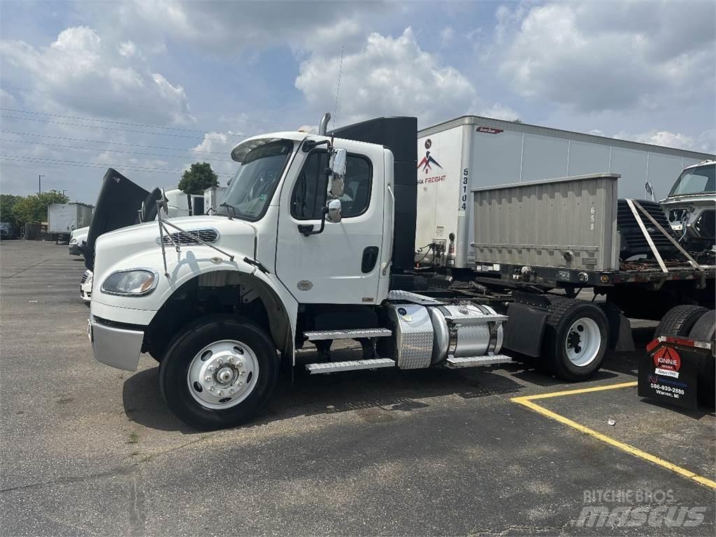 Freightliner M2 106 Влекачи
