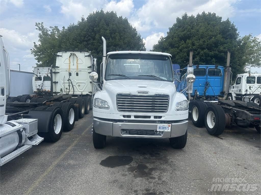 Freightliner M2 106 Влекачи