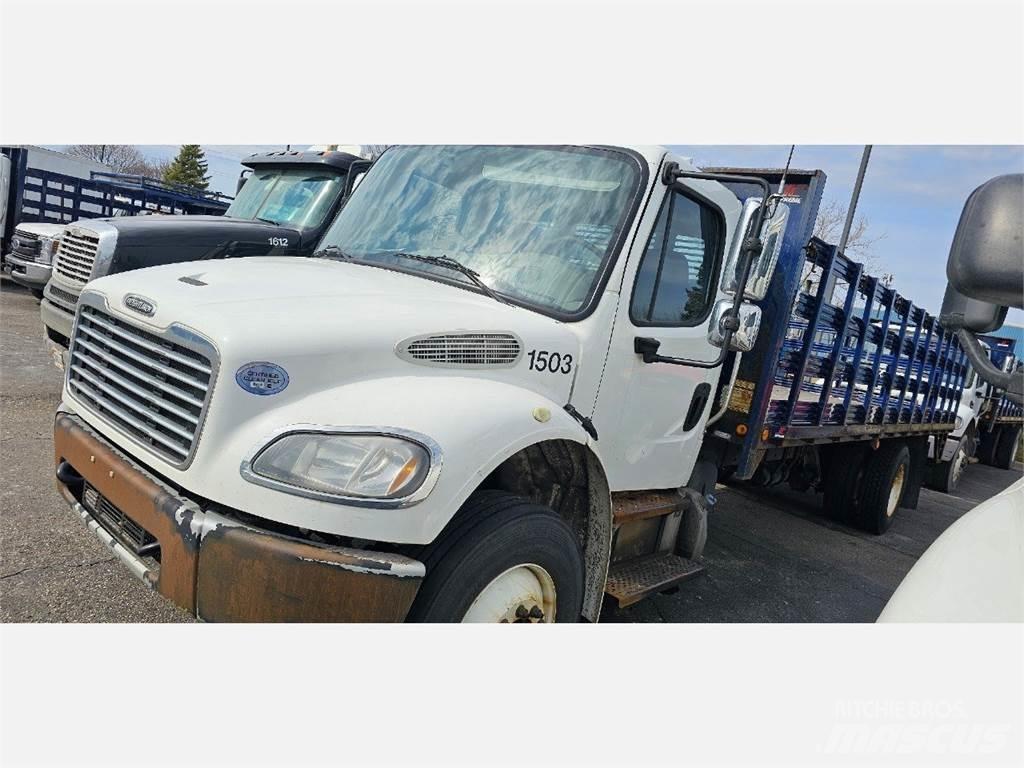 Freightliner M2 106 Бордови