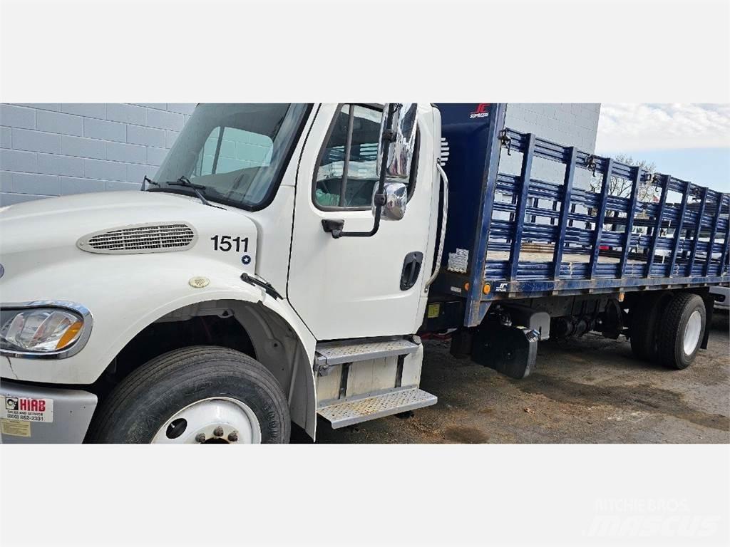 Freightliner M2 106 Бордови