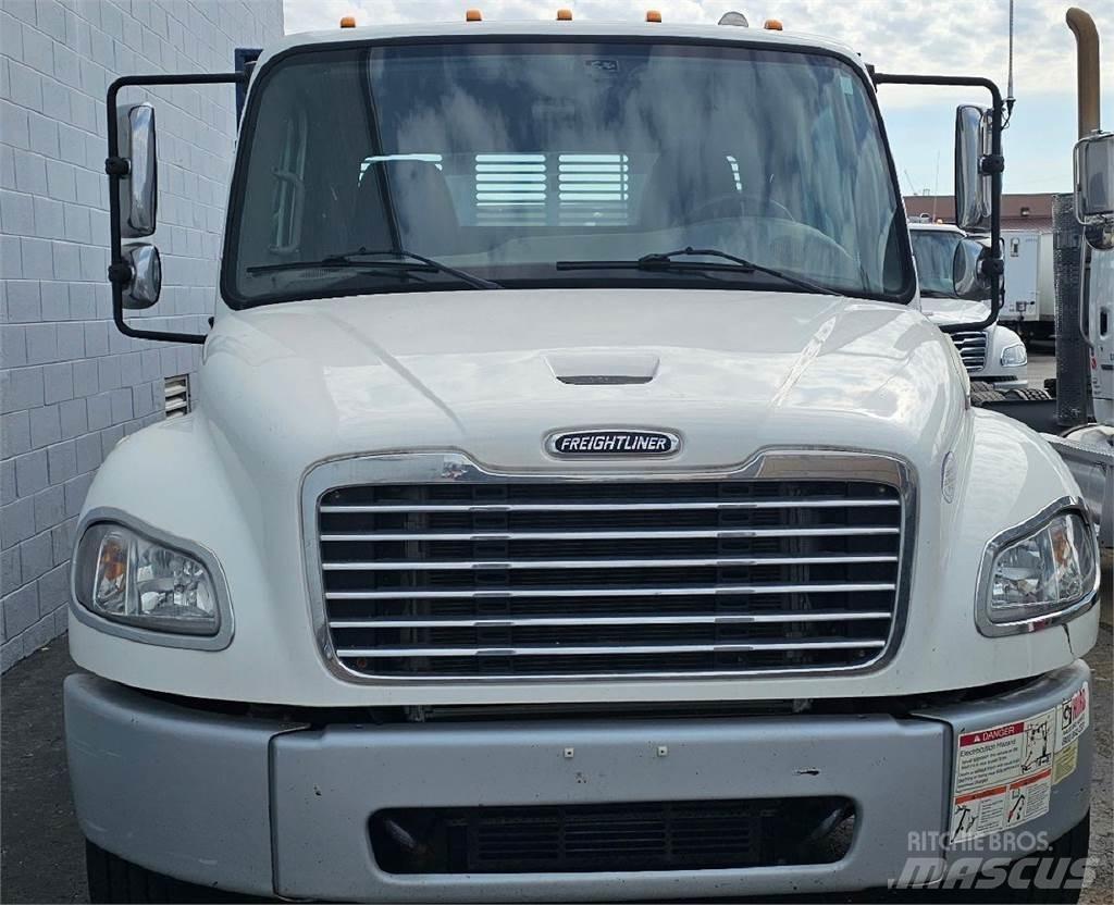 Freightliner M2 106 Бордови