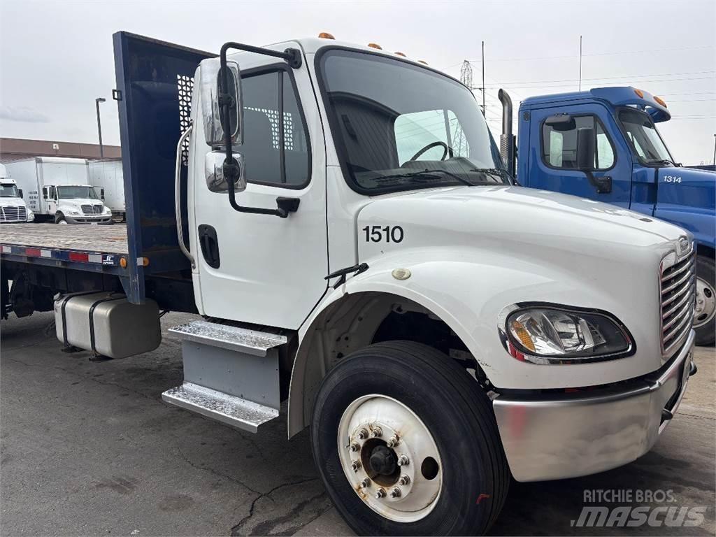 Freightliner M2 106 Бордови