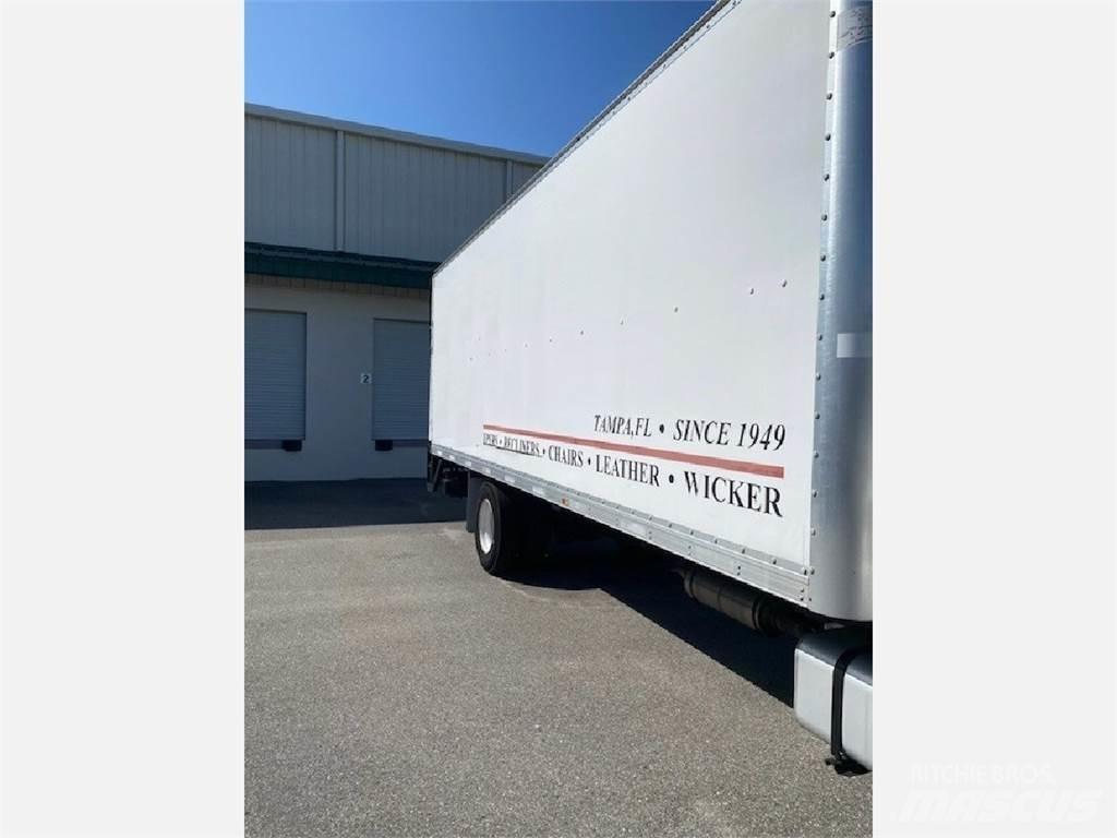 Freightliner M2 106 Каросерии