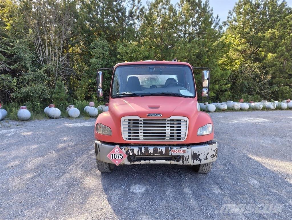 Freightliner M2 106 Други