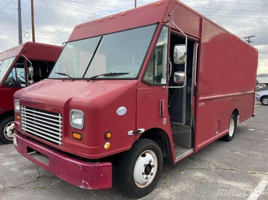 Freightliner MT45 Фургони
