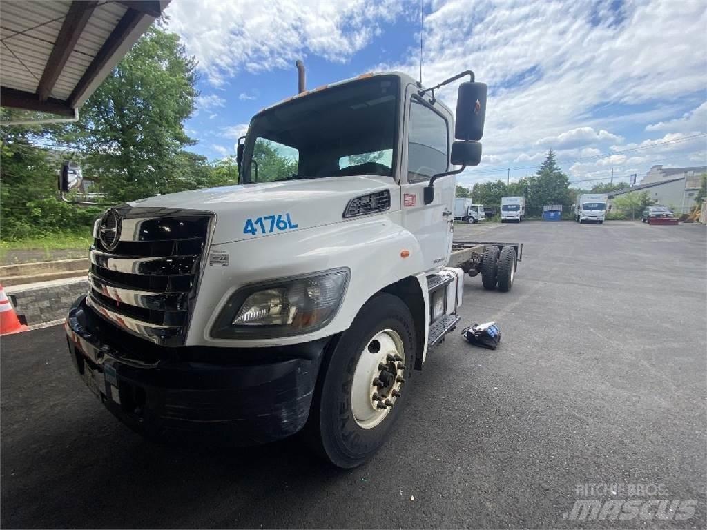 Hino 338 Шаси кабини