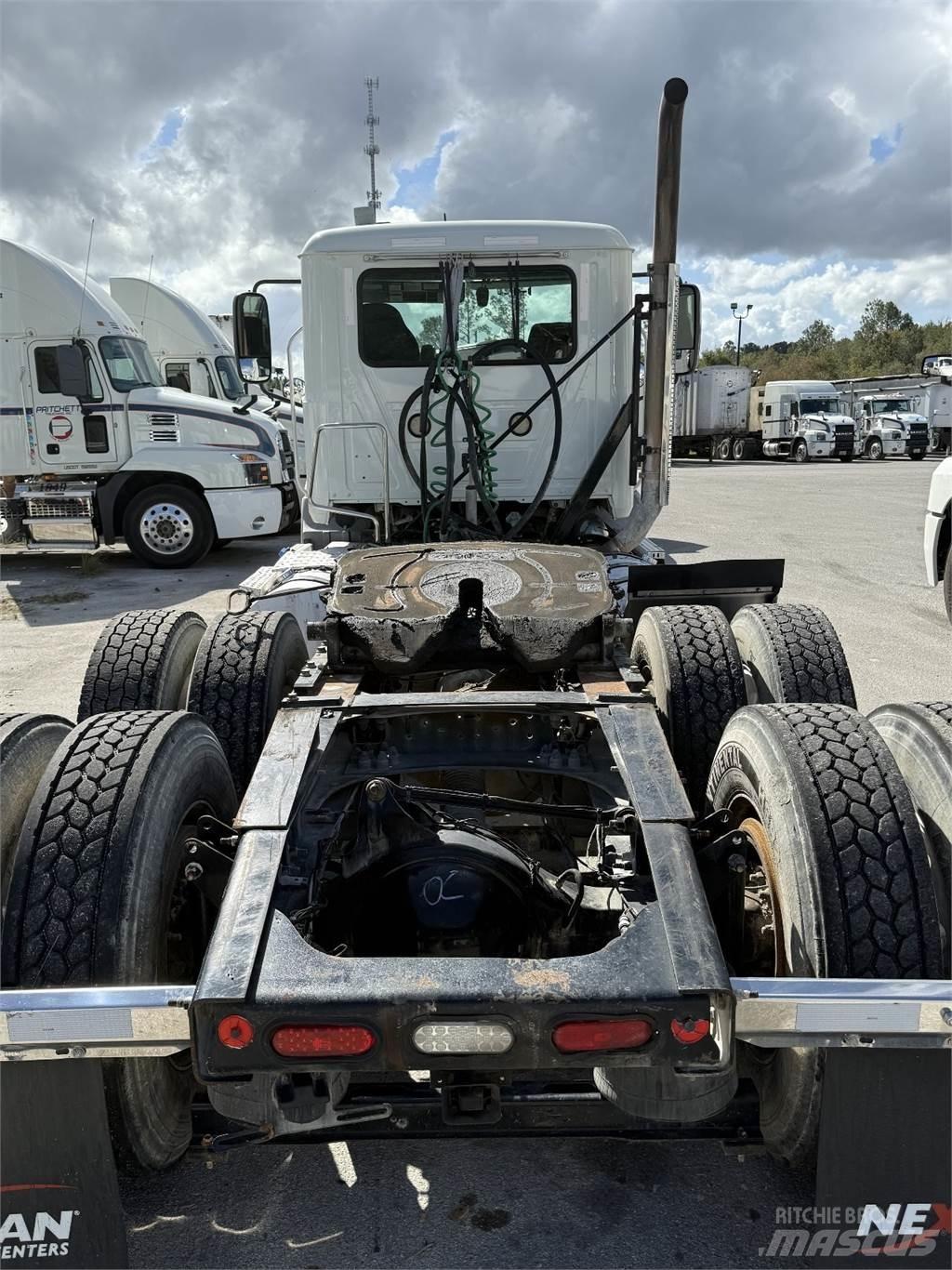 Mack AN64T Влекачи