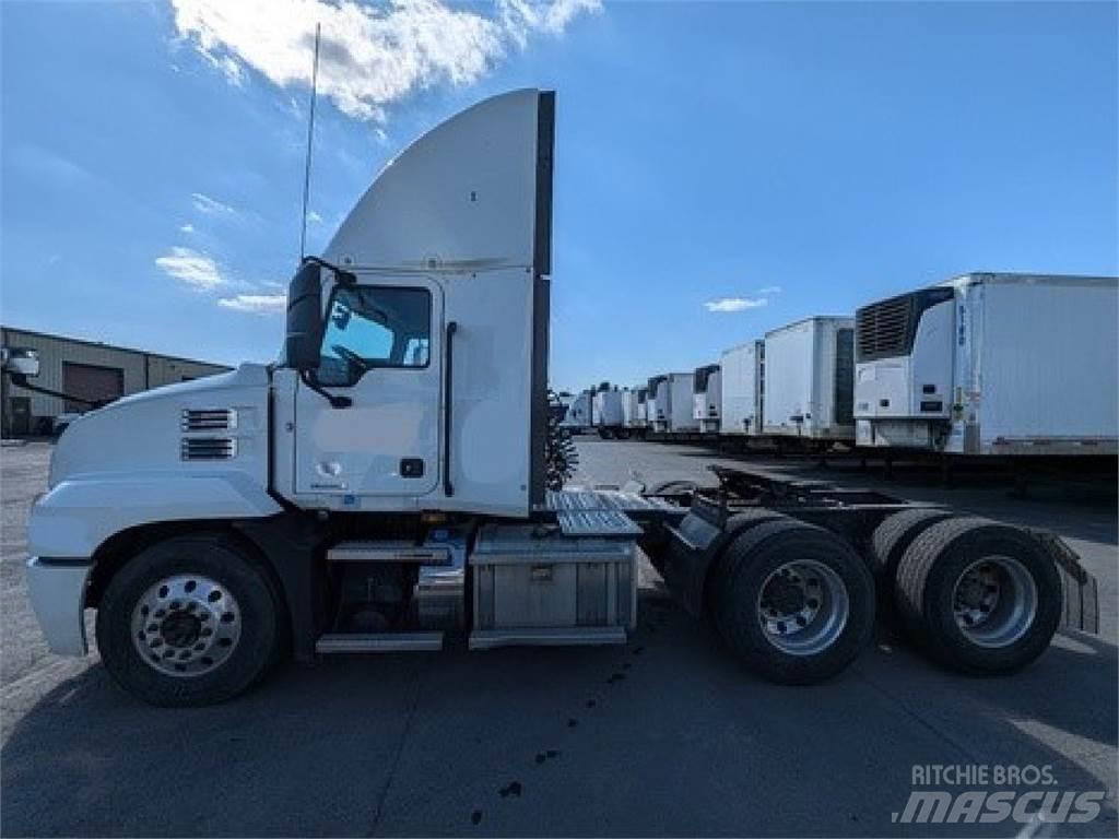 Mack AN64T Влекачи