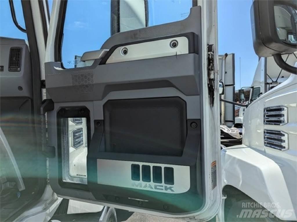 Mack AN64T Влекачи